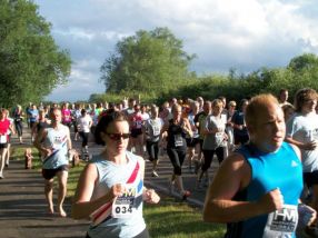 Watermead Challenge runners. Watermead Challenge runners.